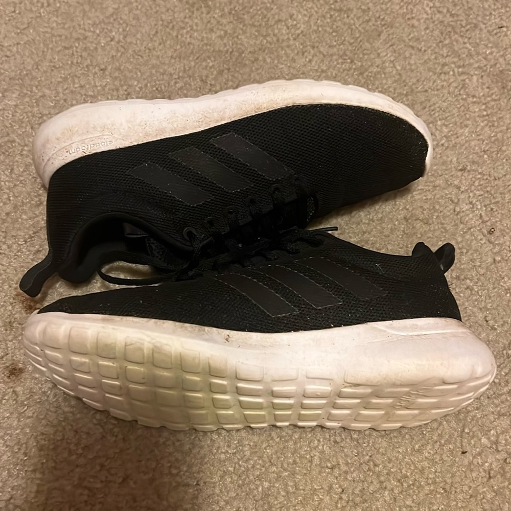 Black Adidas Cloudfoam sneakers